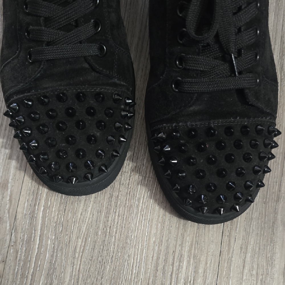 Auth Christian Louboutin LIKE NEW Vieira Black Spiked Suede Sneakers 38 - Picture 5 of 7